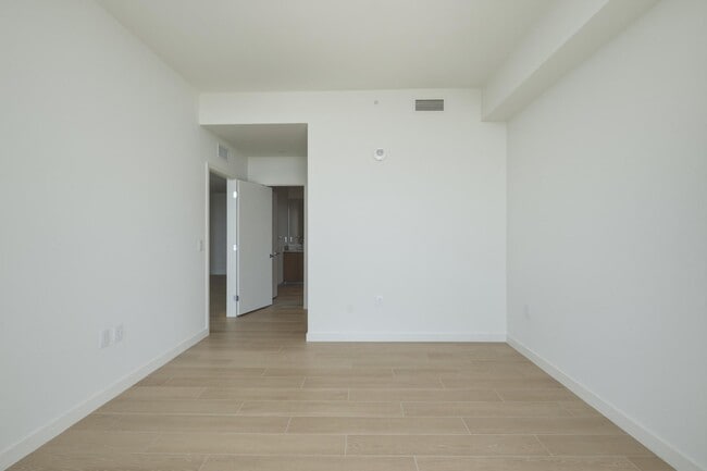 Building Photo - 1400 Biscayne Blvd