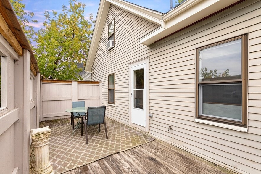 Building Photo - 80 Irving St