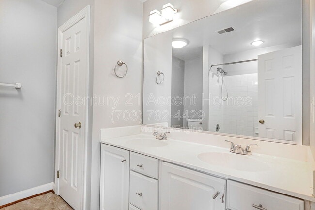 Building Photo - 20964 Promontory Square