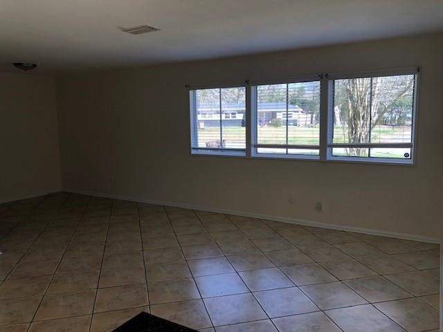 Building Photo - 708 Littledale Rd