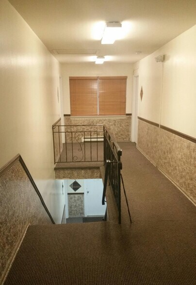 Top Floor - 515 Bound Brook Rd