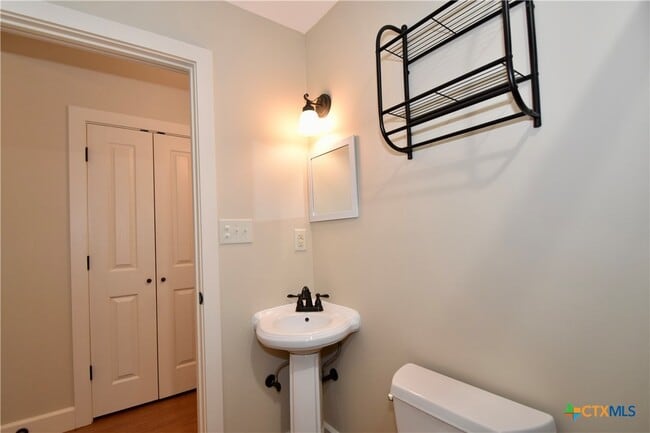 Building Photo - 2301 Lime Kiln Rd