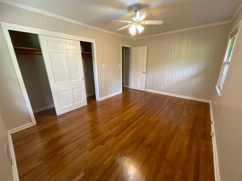 1st bedroom - 1671 Glenwyck Pl