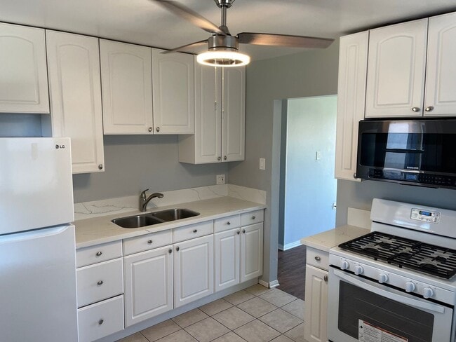 Building Photo - 3563-65 Clairemont Mesa Blvd