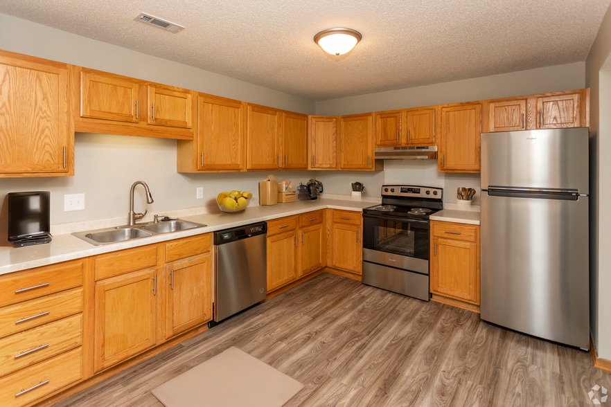 Primary Photo - Dakota Townhomes