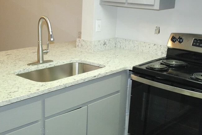 Building Photo - 1007 Windsong Cir
