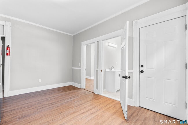 Building Photo - 394 Gregory St