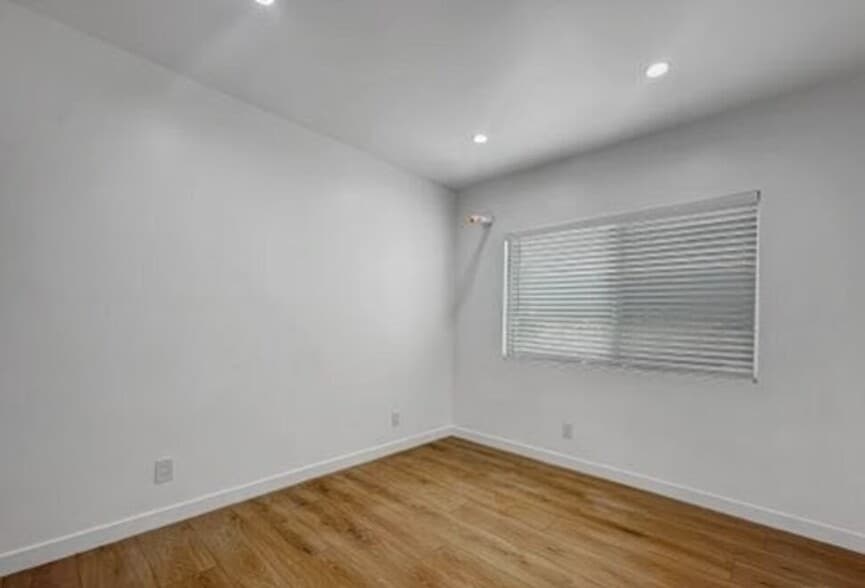 Building Photo - 1814 S Longwood Ave