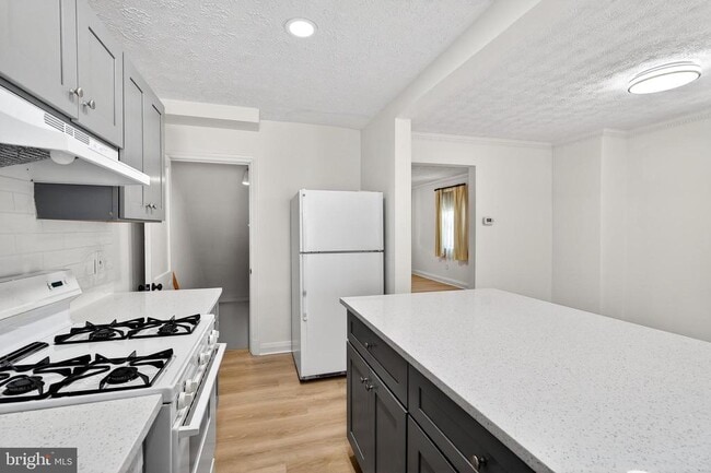 Building Photo - 1870 Yakona Rd