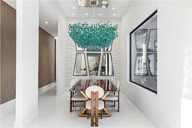 Building Photo - 3600 Lower Roswell Rd