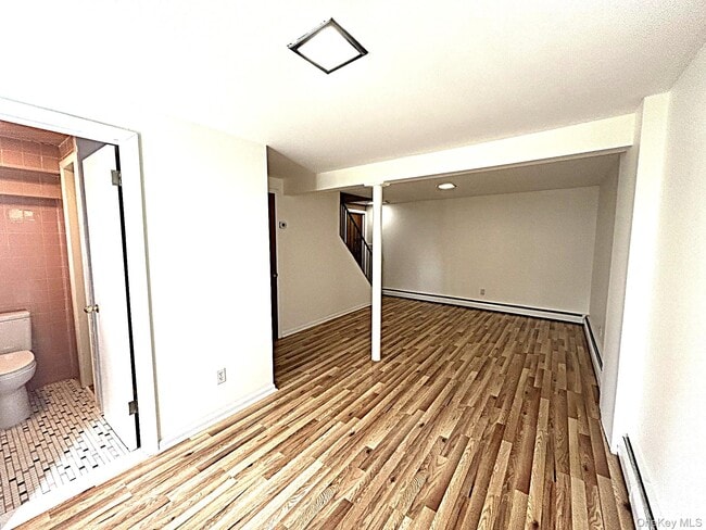 Building Photo - 8 Ridge St