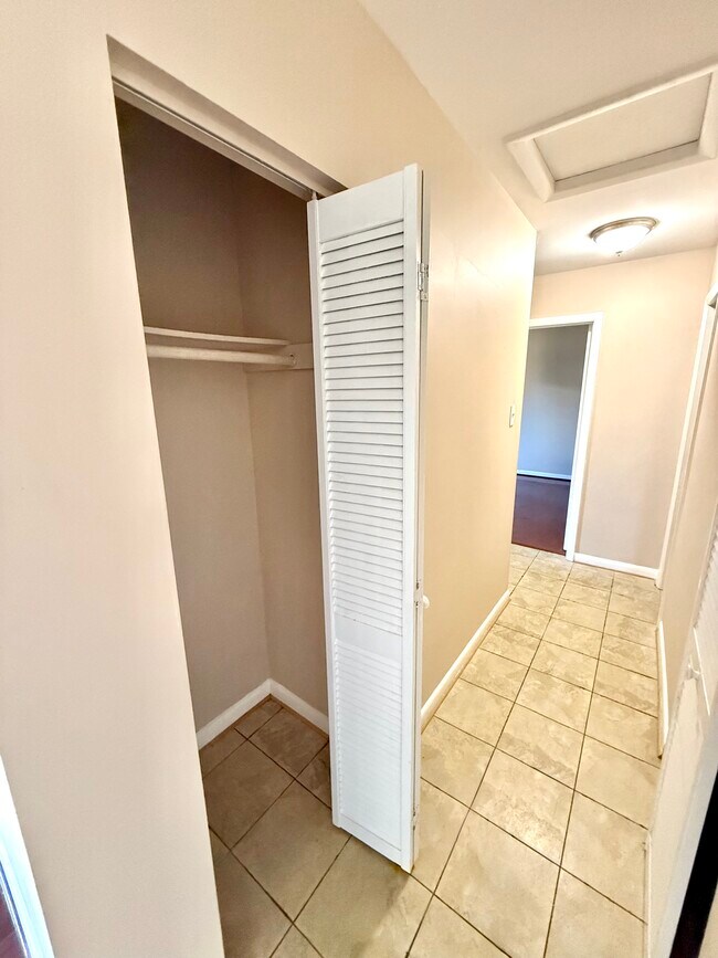 Building Photo - 8651 Madera Ct
