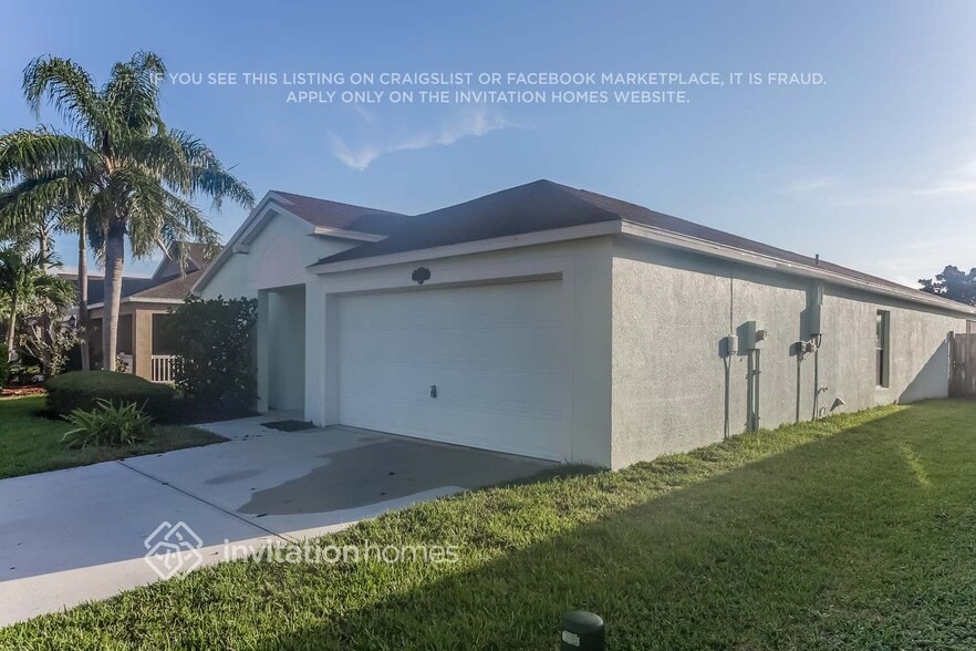 Building Photo - 2434 Bayhill Dr