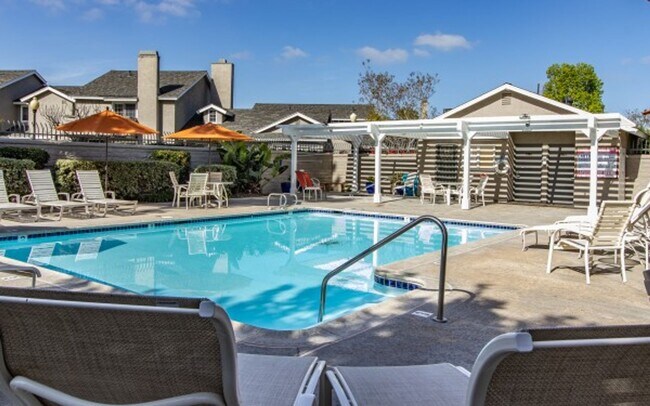 Building Photo - Beautiful 3+ bedroom Encinitas Townhouse!