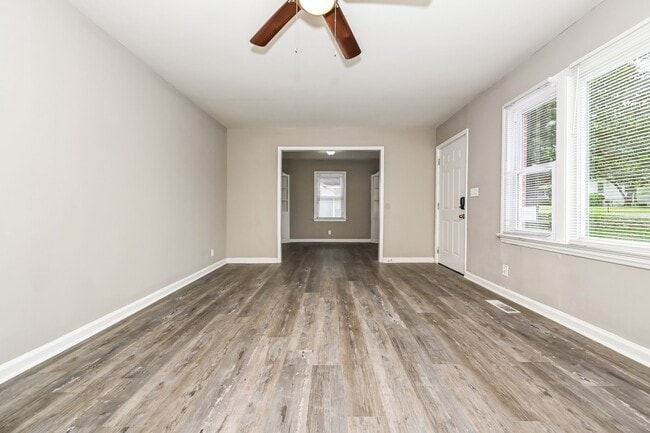 Building Photo - 531 Rogers Dr