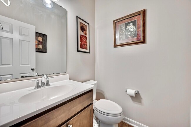 Building Photo - 19 Mel Lawn Dr