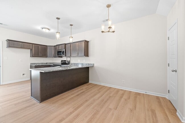 Building Photo - 2 Bedroom Condo For Rent Near Riverside Dr...