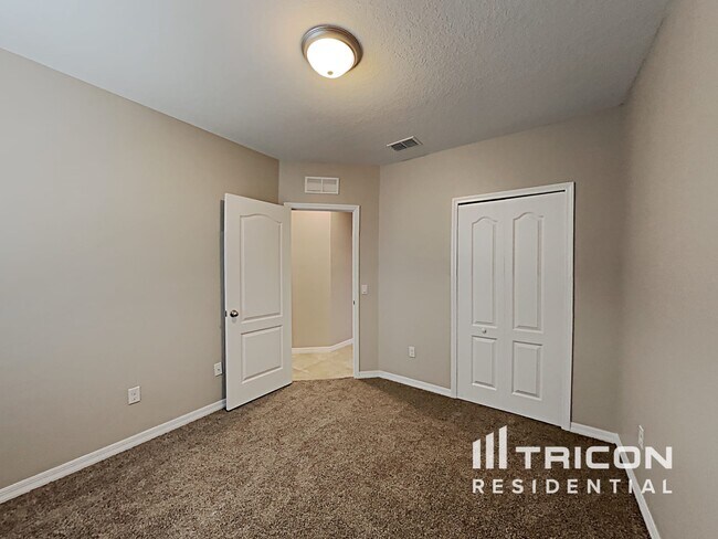 Building Photo - 113 Prairie Falcon Dr