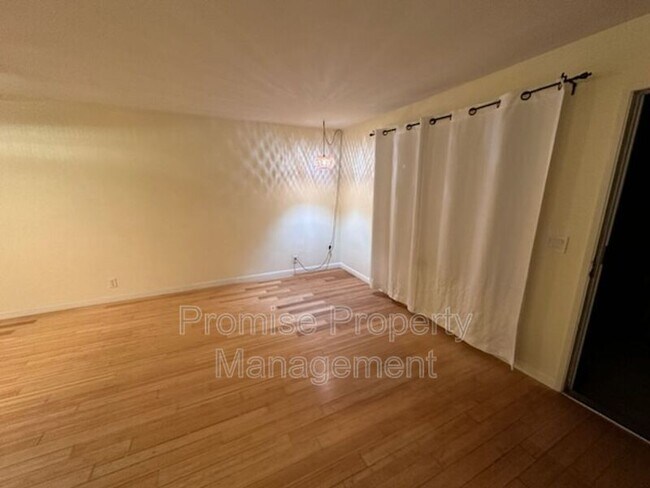 Building Photo - 410 S Freeman St