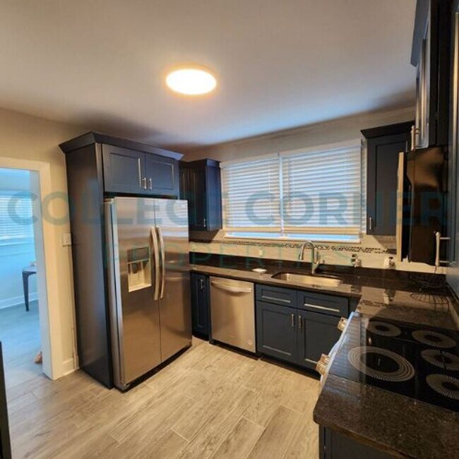 Building Photo - 1231 Brookwood Dr