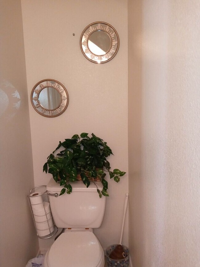 Building Photo - Enchanted Hills