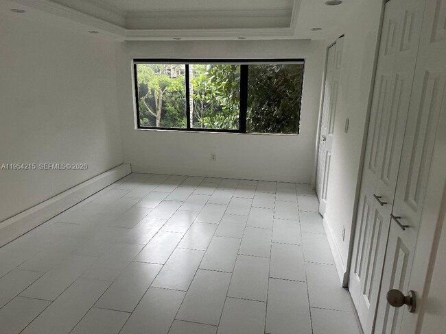 Building Photo - 32 Camden Dr