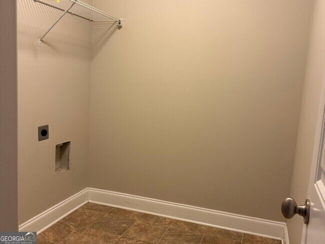 Building Photo - 125 Leland Ln