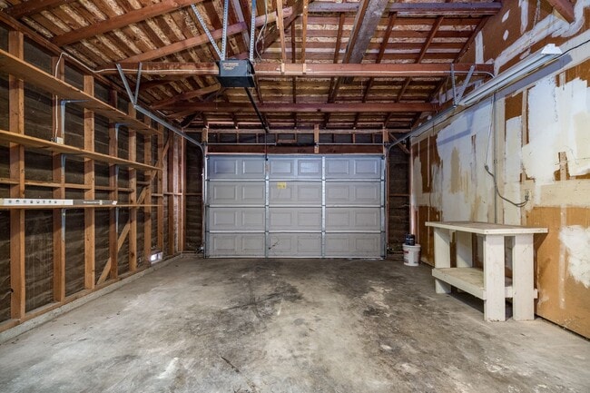 Building Photo - Goldenwood