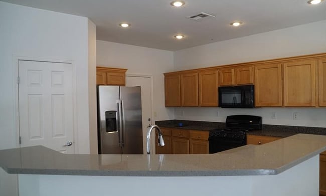 Building Photo - 494 Newberry Springs Dr