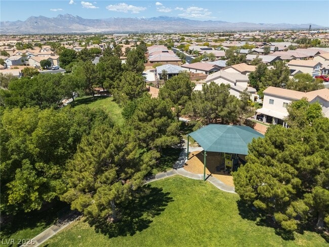 Building Photo - 6042 Highland Gardens Dr
