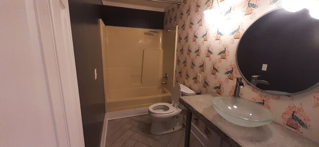 Building Photo - 156 Bailey St