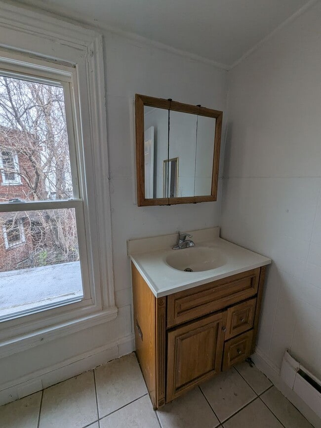 Building Photo - 1629 W Juniata St