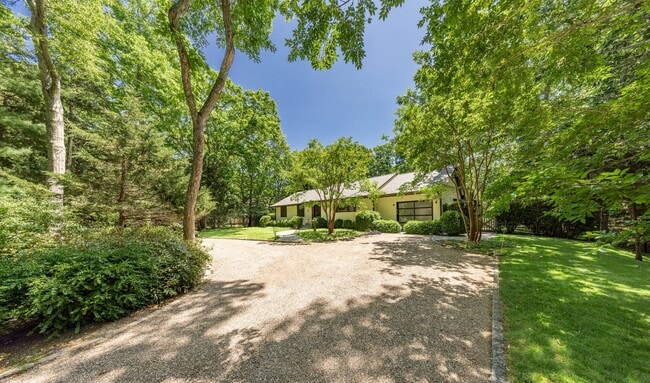Building Photo - 24 Lilla Ln