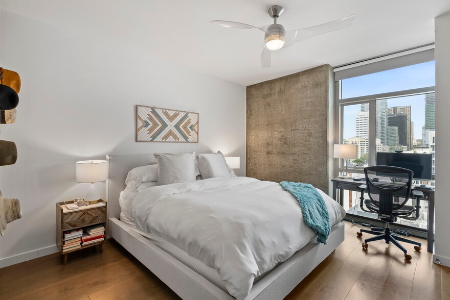 Building Photo - 800 The Mark Ln