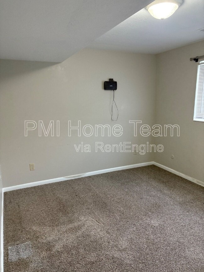 Building Photo - 463 W 2300 S