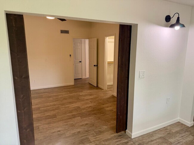 Building Photo - 3761 E Dulciana Ave