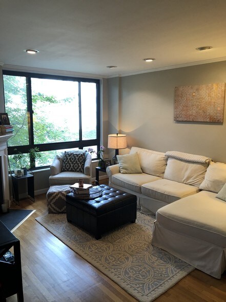 Living Room - 3825 Davis Pl NW