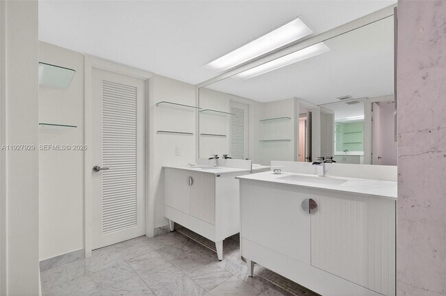 Building Photo - 600 Grapetree Dr