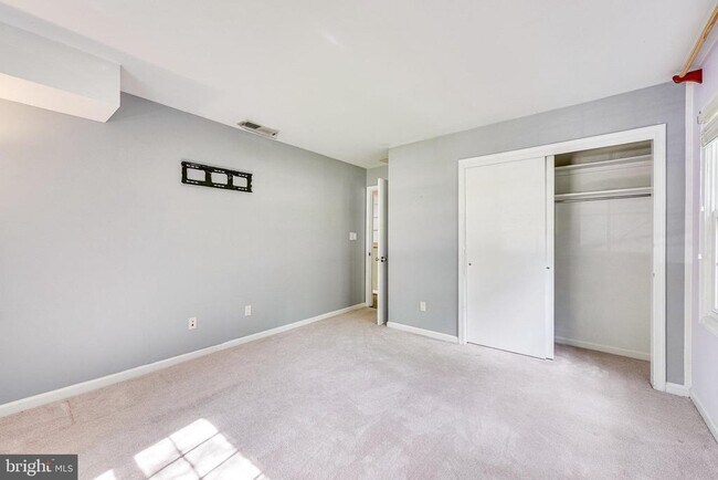 Building Photo - 5909 Prince James Dr