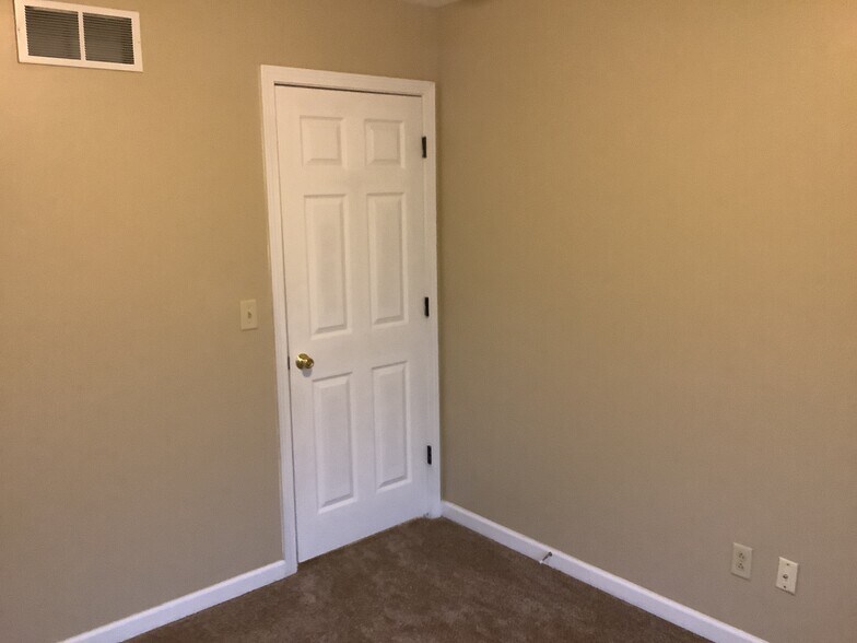 Building Photo - 6493 Lorinda Dr