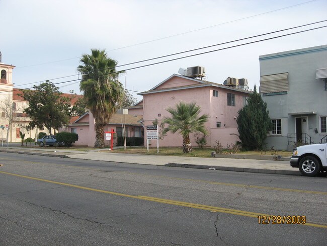 Primary Photo - Baker Street Apartments