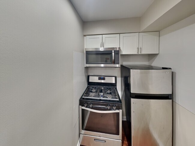 Building Photo - 31 Chittenden Ave