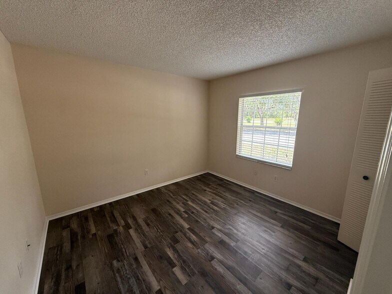 Building Photo - 8144 Fairways Cir