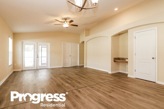 Building Photo - 10042 Ives Loop