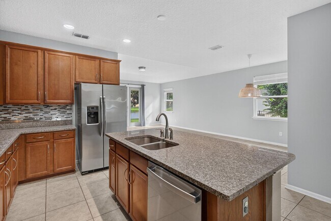 Building Photo - 13685 Goodson Pl