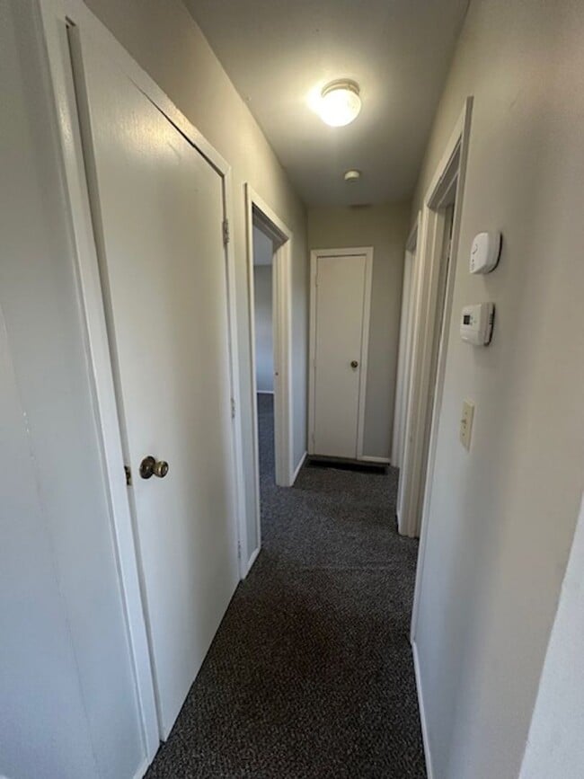 Building Photo - 2 Bedroom ranch with large backyard- Available now!