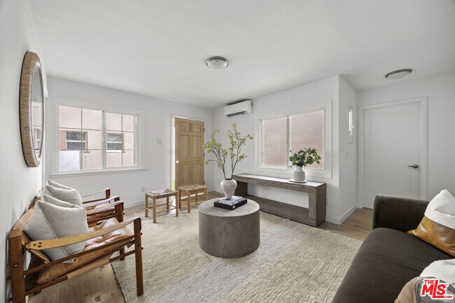 Building Photo - 1510 W 52nd St