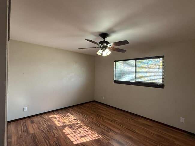 Building Photo - 5902 W Franklin St