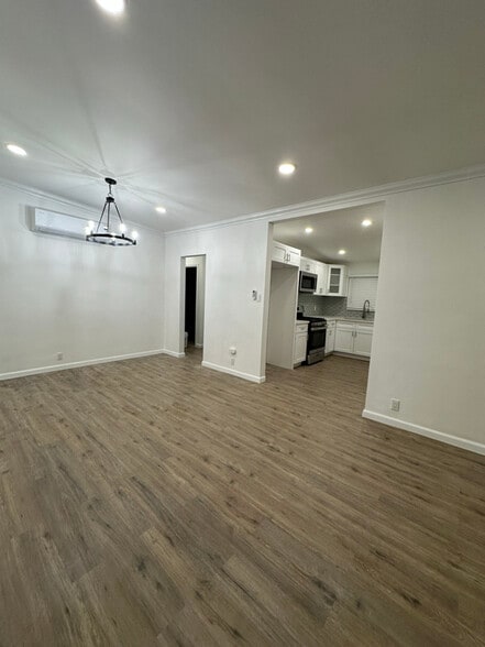 Building Photo - 6830 Morella Ave