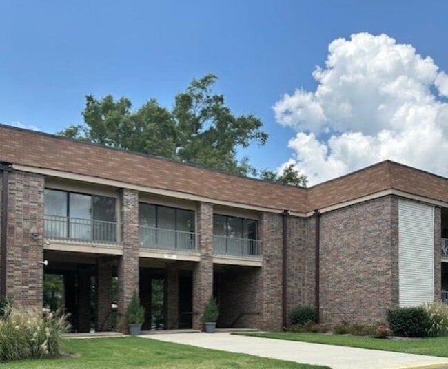 Primary Photo - 6633 Poplar Woods Cir E